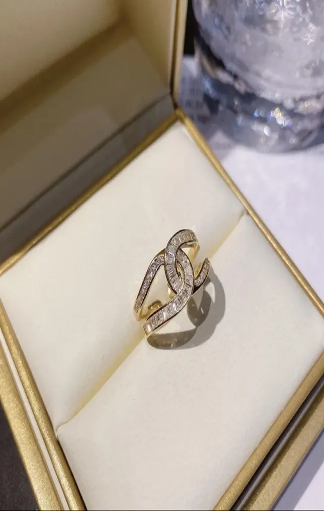 Designer Ring Mens Bandringe 2021 Luxusschmuck Frauen Titanium Stahllegierung Goldplated Craft Gold Silber Rose nie verblassen nicht All9959435