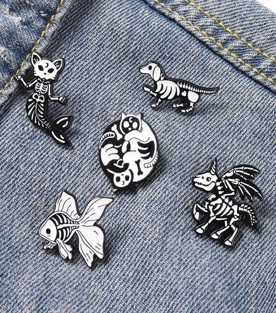 Unicorn Skull Mermaid Fish Dog Broches European Alloy Animal Series Rapel Pins Women Geometric Punk Bags Kleding Badge Sieraden AC9126255