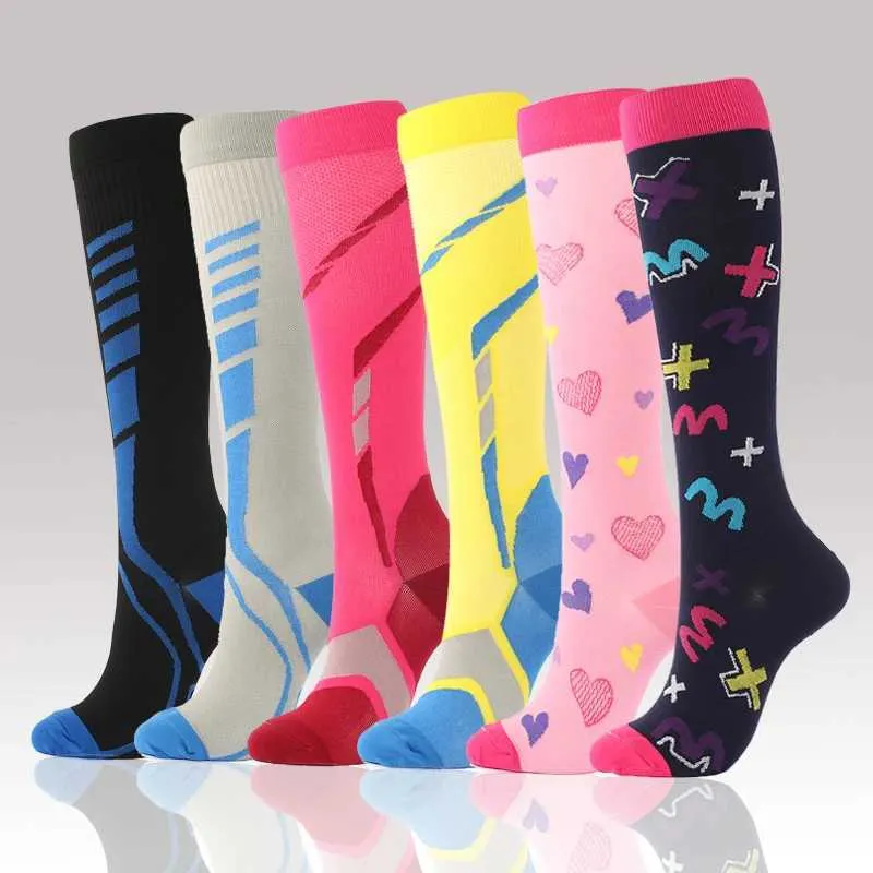 Chaussettes hosiery 2022 Nouvelles chaussettes de compression sportive fonctionnelle infirmière anti-fatigue bass de veau en nylon chaussettes de compression élastique y240504