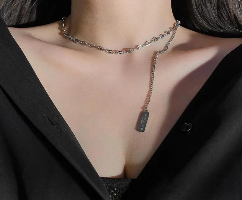 Pendanthalsband Enkel metallhalsband Ins Tide Cold Wind Clavicle Pig Nose Chain Sexig Female Fashion Jewelry Artikel6070771