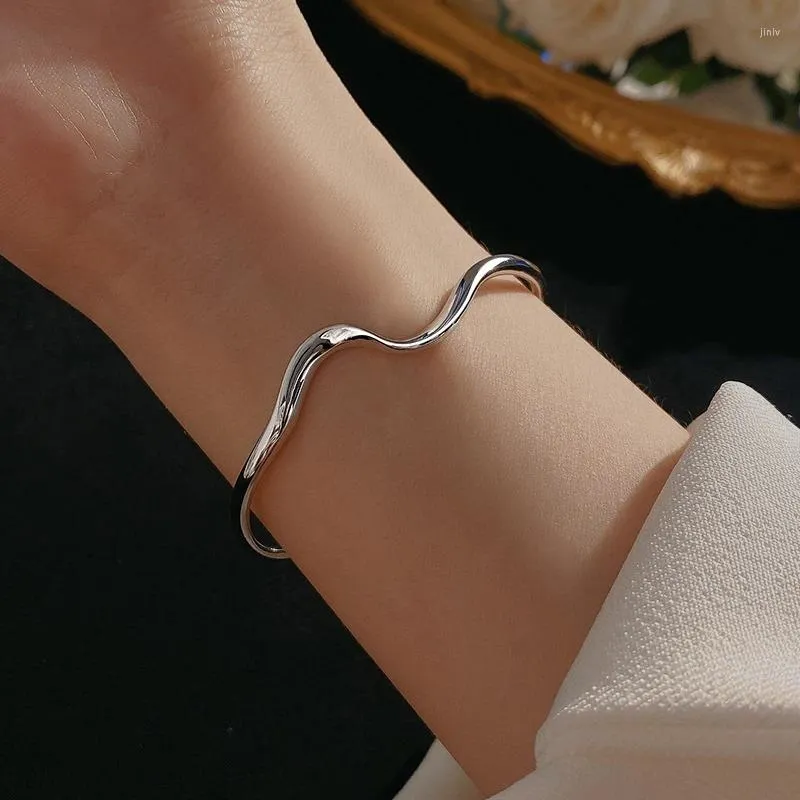 Pulseira minimalista de pulseira ajustável para mulheres casais moda moda criativa onda irregular