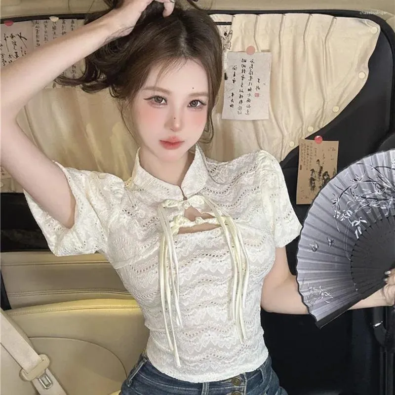 Blans de boucle chinoise Chinois Cheongsam Top Femmes Vintage Bubble Sleeve Lace Summer Stand Collar Ladies Elegant Hollow Shirts Tops