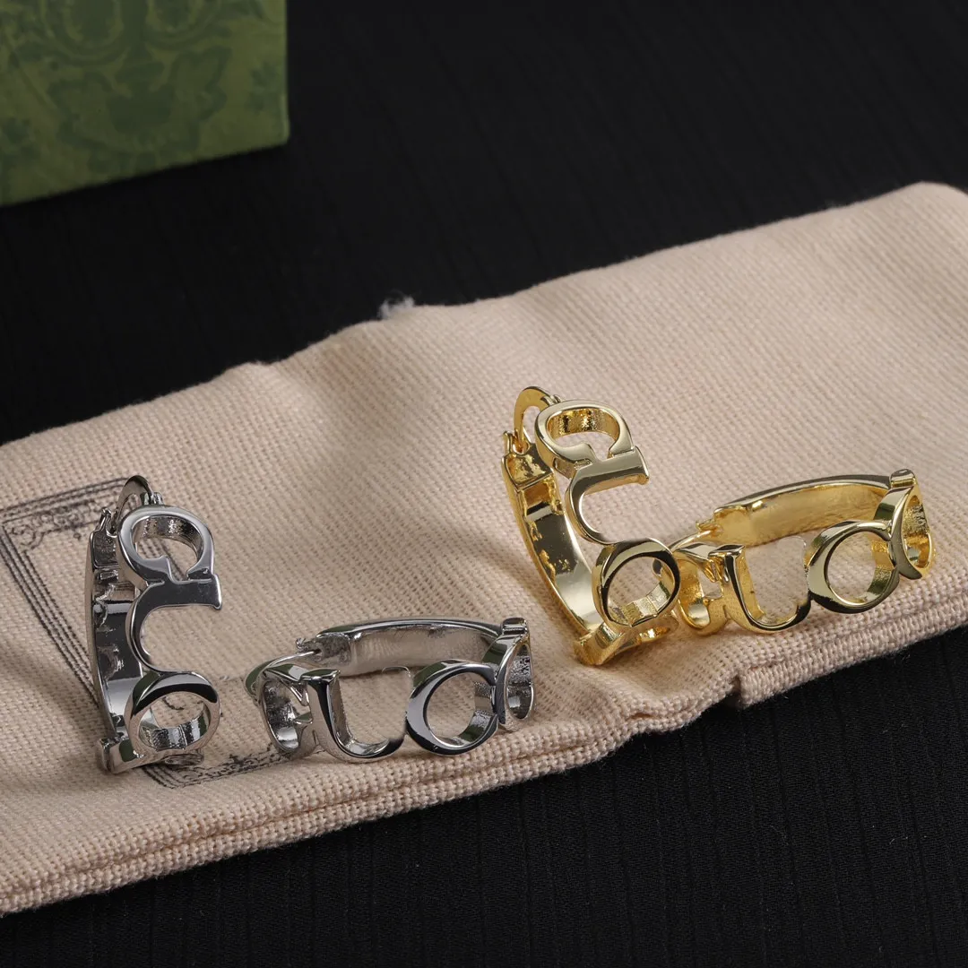 Ny guld charm örhängen designer silver bokstav örhängen för kvinna 925 silvernålörhängen mässingsmyckes smycken leverans
