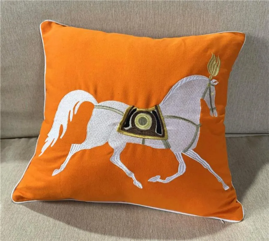Broderie de luxe core-oreiller de concepteur de chevaux blancs orange rouge 45x45cm de canapé coussin toile toile de litière de maison Vente décorative par pi3719338
