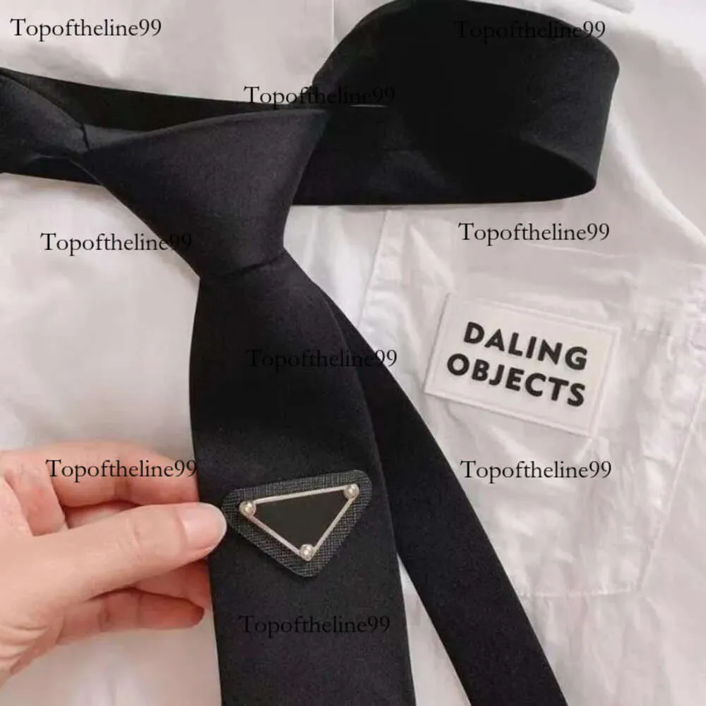 Prad necktie s designer Mens Women Designer Ties Fashion Leather Neck Tie Bow For Men Ladies With Pattern Letters Neckwear Fur Solid Color Neckties