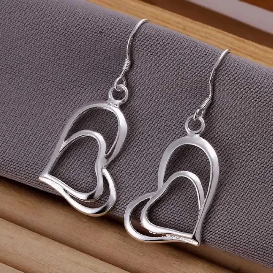 Dingle ljuskrona 925 Sterling Silver Heart Earring Valentine Gift Elegant Noble for Women Lady Wedding Beautiful Fashion Jewelry H240504