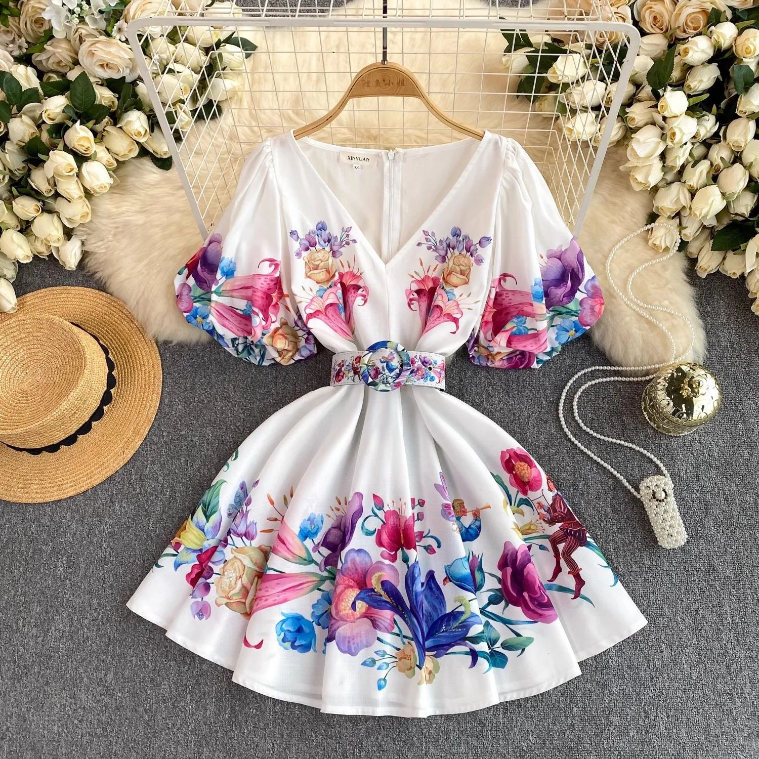 Basic Casual Kleider Sommer Bohemian Blume Kurzkleid Frauen V-Neck Puffhülle Blumendruck hoher Taille A-Line Belt Holiday Boho Mini Vestidos 2024