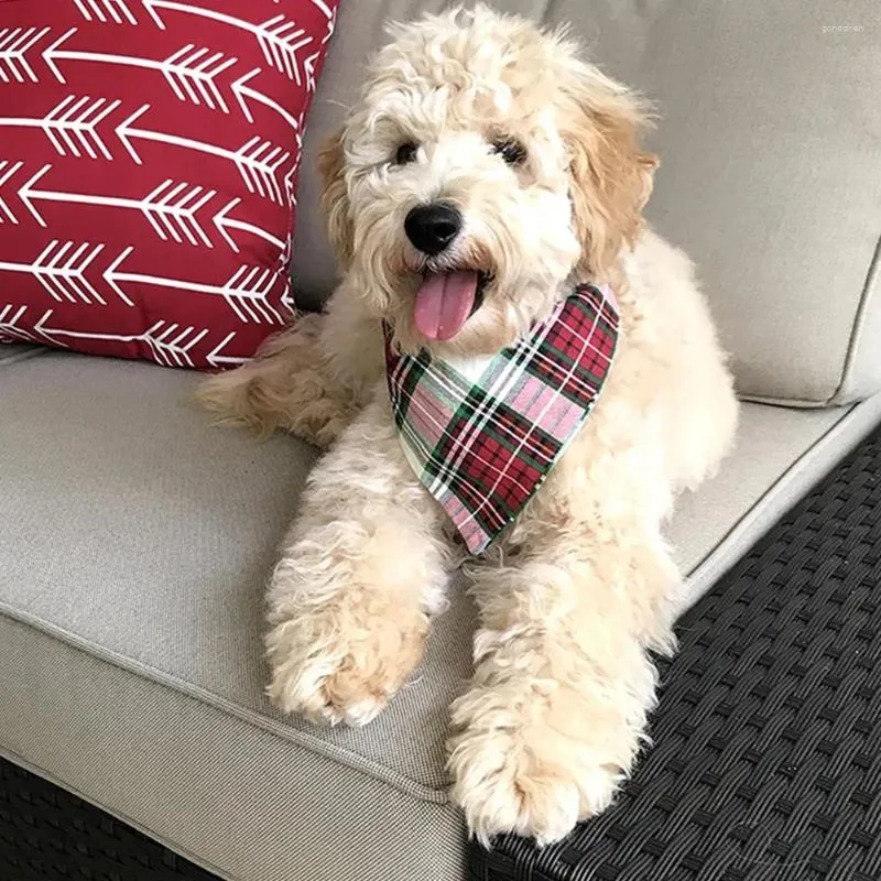 犬のアパレルカスタム格子縞のバンダナ赤と緑のスカーフの犬用犬のクリスマスボーイガールギフト愛好家