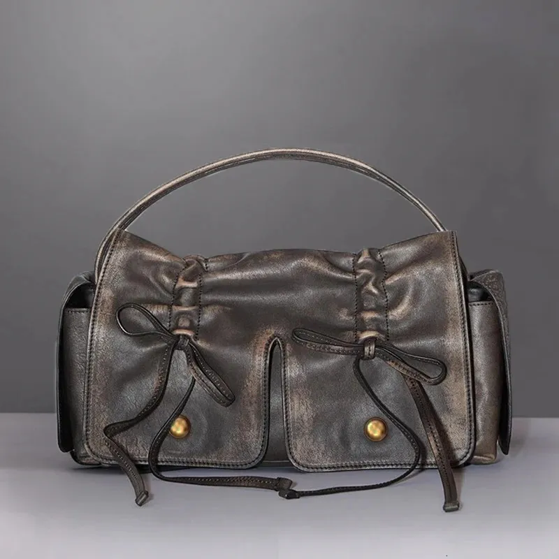 Sacs moto moto pour femmes sacs à main de concepteur de luxe et sac à main dans un pavé d'épaule en cuir PU en cuir PU en difficulté 240420