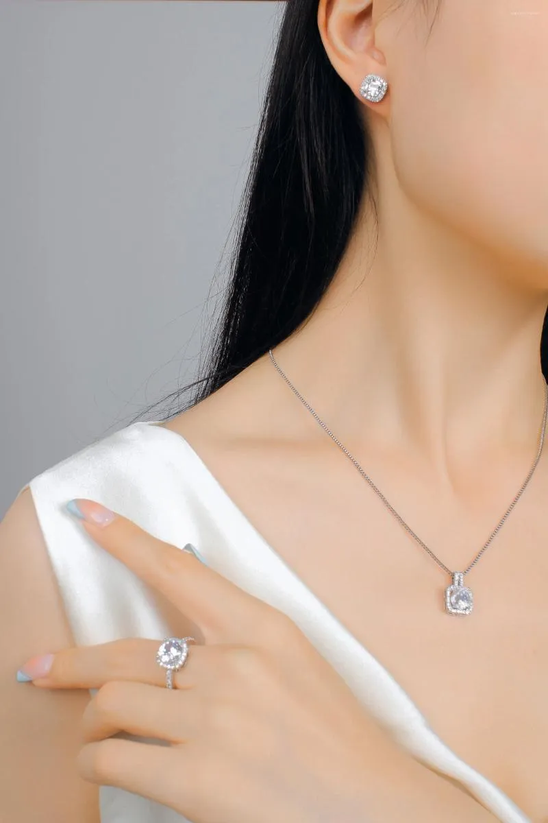 Ketting oorbellen set 4 stuks mode glanzend vierkant zirkoon kristal hangende oorrang ring sieraden voor vrouwen bruiloft feest prom vakantie cadeau