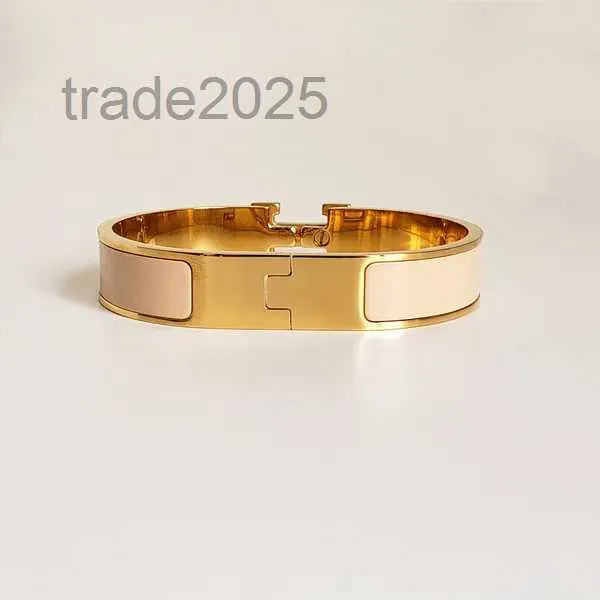 2023 Charm Bangle Designer Design Bangle rostfritt stål Guldspänne armbandsmycken Män och kvinnor armband högkvalitativa armband5076045