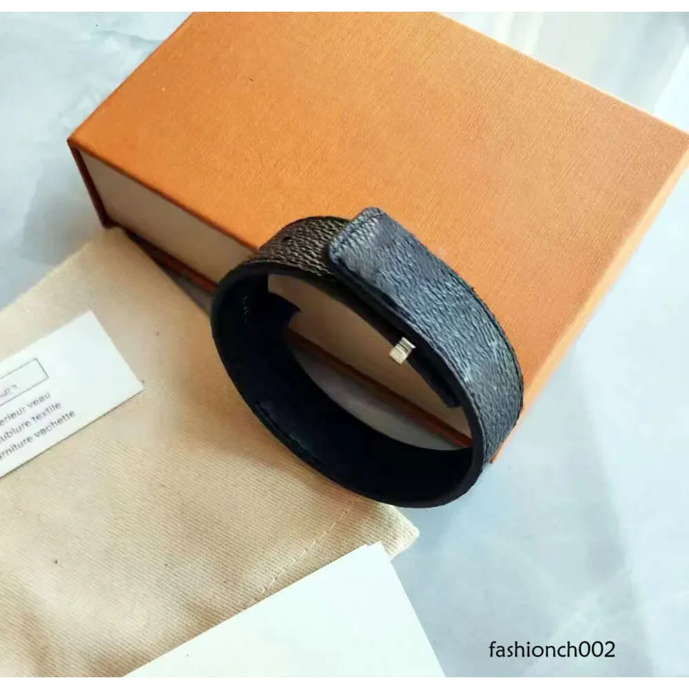Brand Designer maschile e femminile braccialetti slim moda unisex gioielli unisex in pelle nera con fibbia con scatola