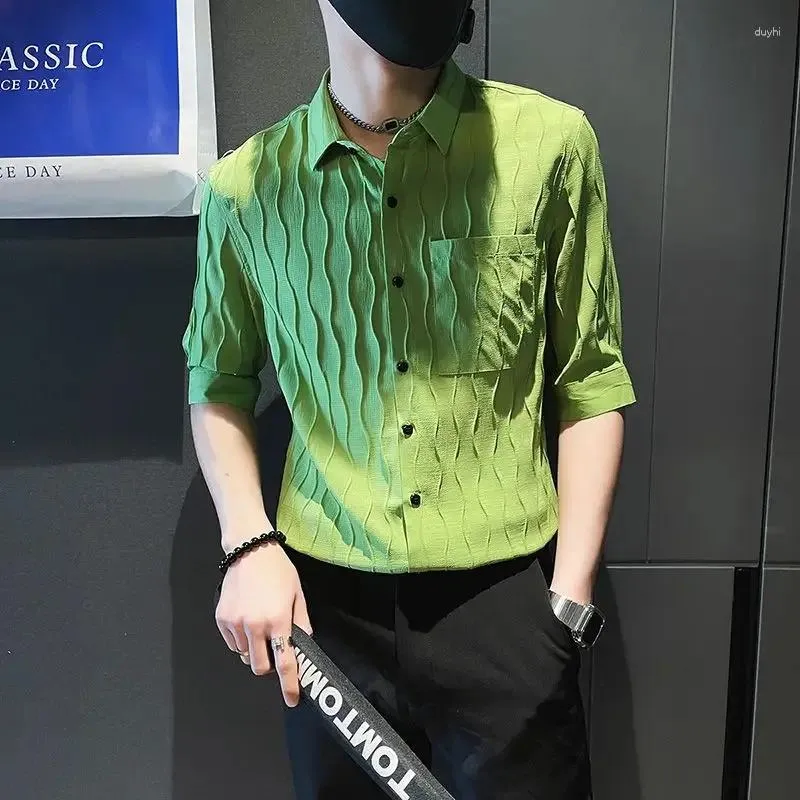 Chemises décontractées pour hommes chemises géométriques verts uniques de vêtements masculins verts ordinaires réguliers I Trendyol Vêtements coréens élégants en social