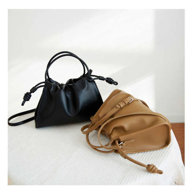 DHgate.com:Cloud-Soft Genuine Leather Single-Shoulder Ladies