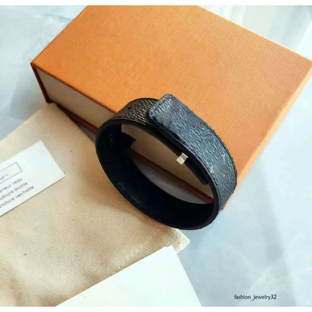 Markendesigner Herren- und Frauen l schlanke Armbänder Mode Unisex Schmuck Aolly Schnalle Black Leder mit Kiste