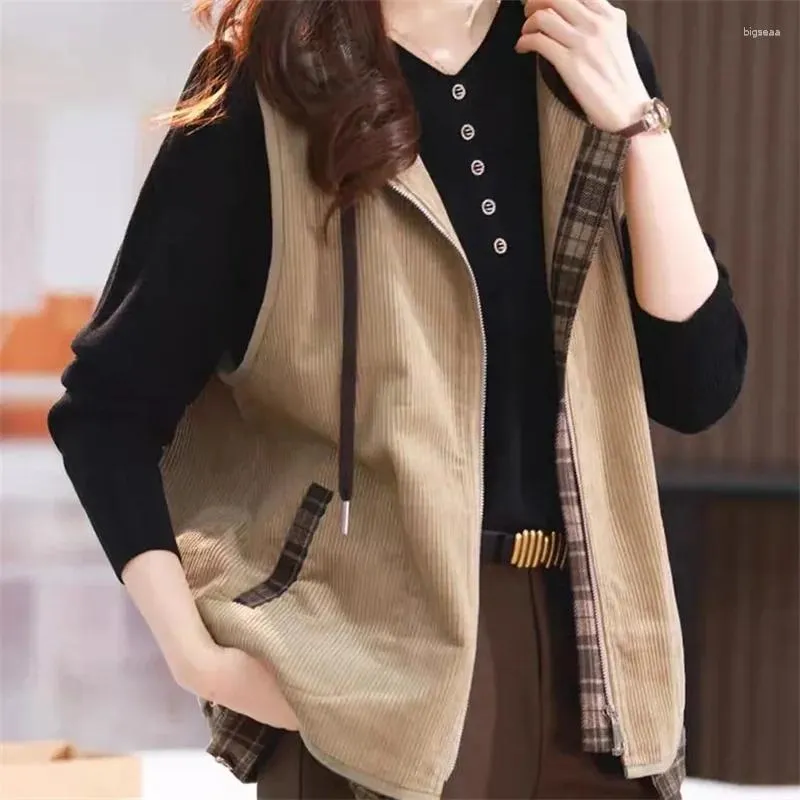 Women's Vests Spring Autumn Corduroy Vest Coat 2024 Loose Large Size Jacke Khaki Brown Hooded Waistcoat Outwear Tops Female