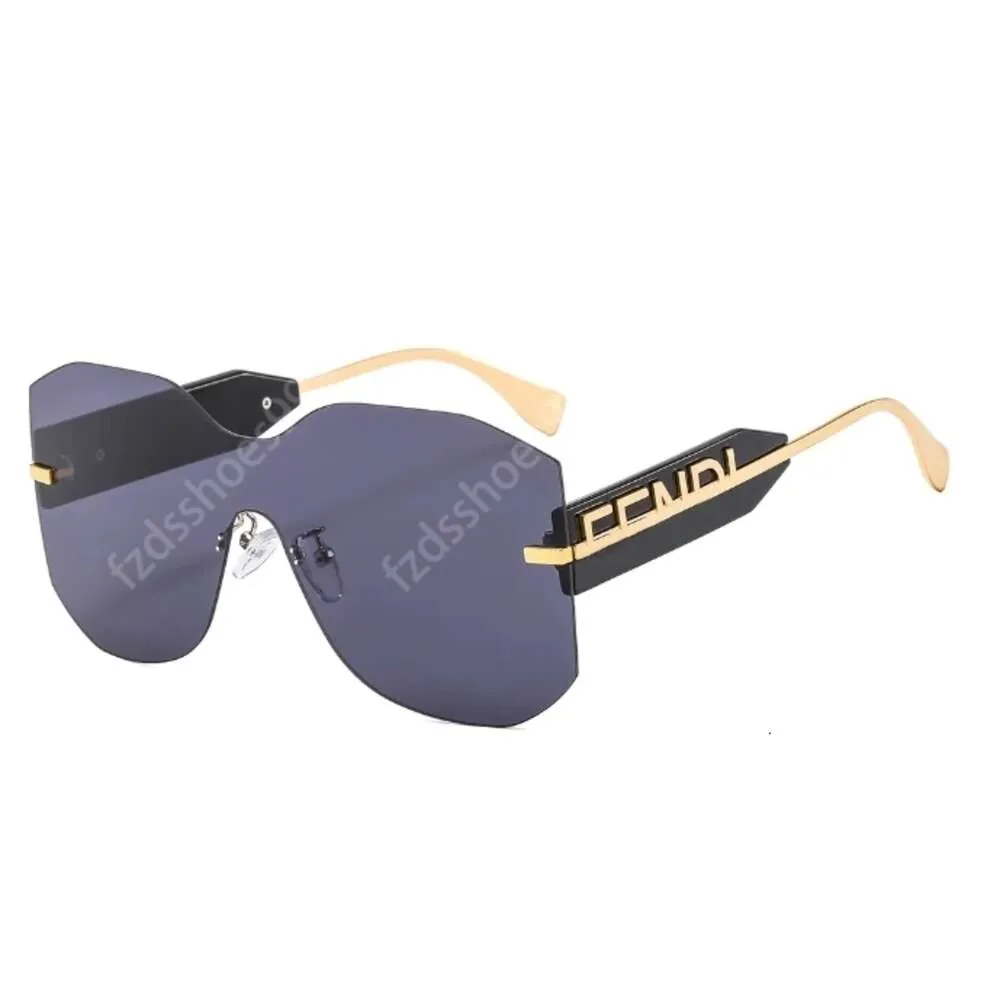 Lunettes de soleil de créateurs pour hommes Fashion Brands de soleil Marques de soleil lunettes de vacances pour femme en métal sans cadre un morceau de soleil personnalisé