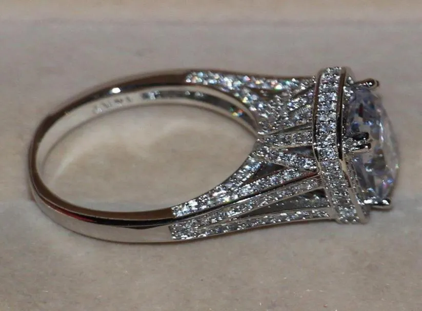 Storlek 511 Luxury Jewelry 8CT Big Stone White Sapphire 14kt White Gold Filled GF Simulated Diamond Wedding Engagement Band Ring Lov773937