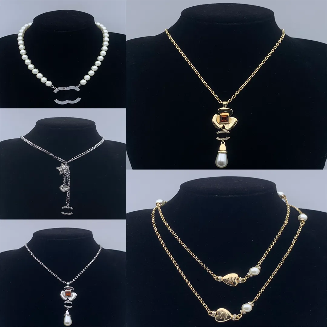 Luxusdesigner Titanium Stahl Doppelbuchstaben Anhänger Halskette 18K Gold plattiert Perle Strasspullover Halskette für Frauen Lady Hochzeitsfeier Jewerlry Accessoires