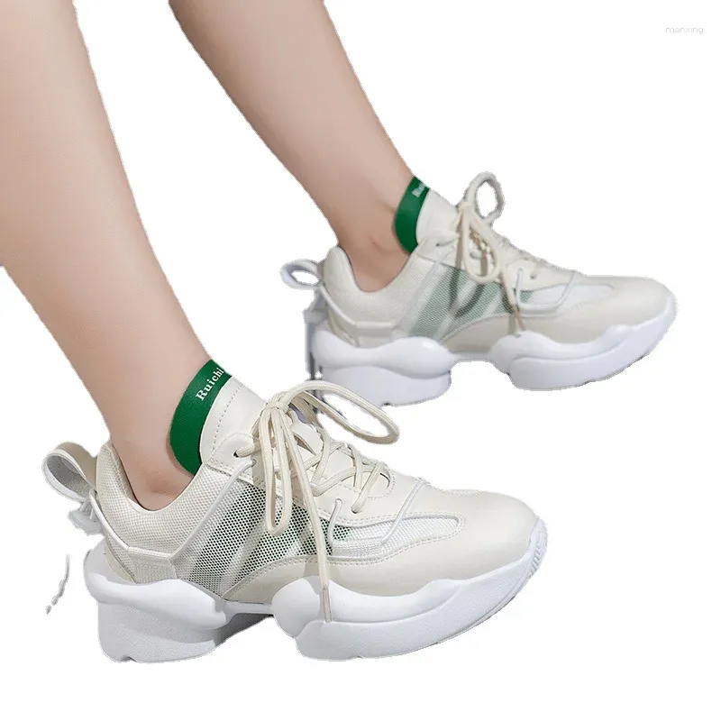 Chaussures décontractées 2024 Sneakers pour femmes Plateforme de dames en cuir d'été Lacet Up Fashion et Femmes confortables