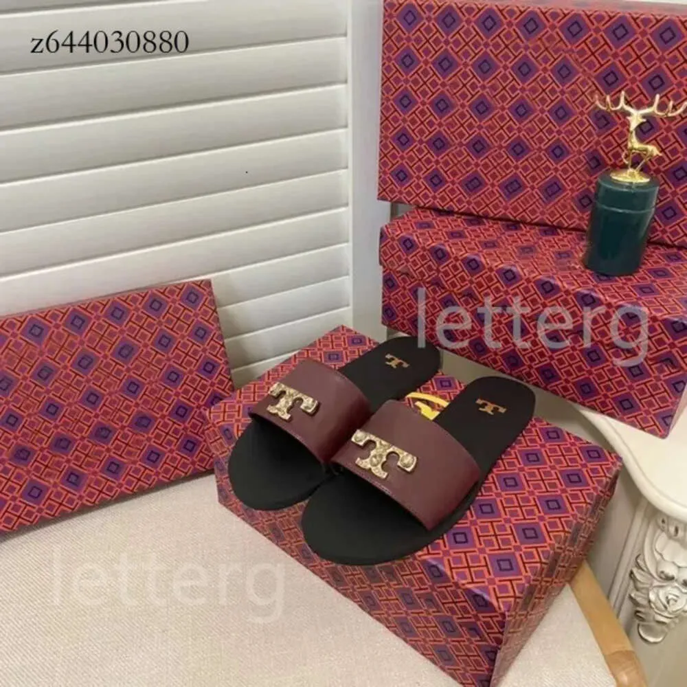 Kvinna dubbel tazz tb tofflor platt sandaler fabriksplattform lyx män glida flip flops designer sko äkta läder sommar tofflor dhgate loafers rosa skor 635