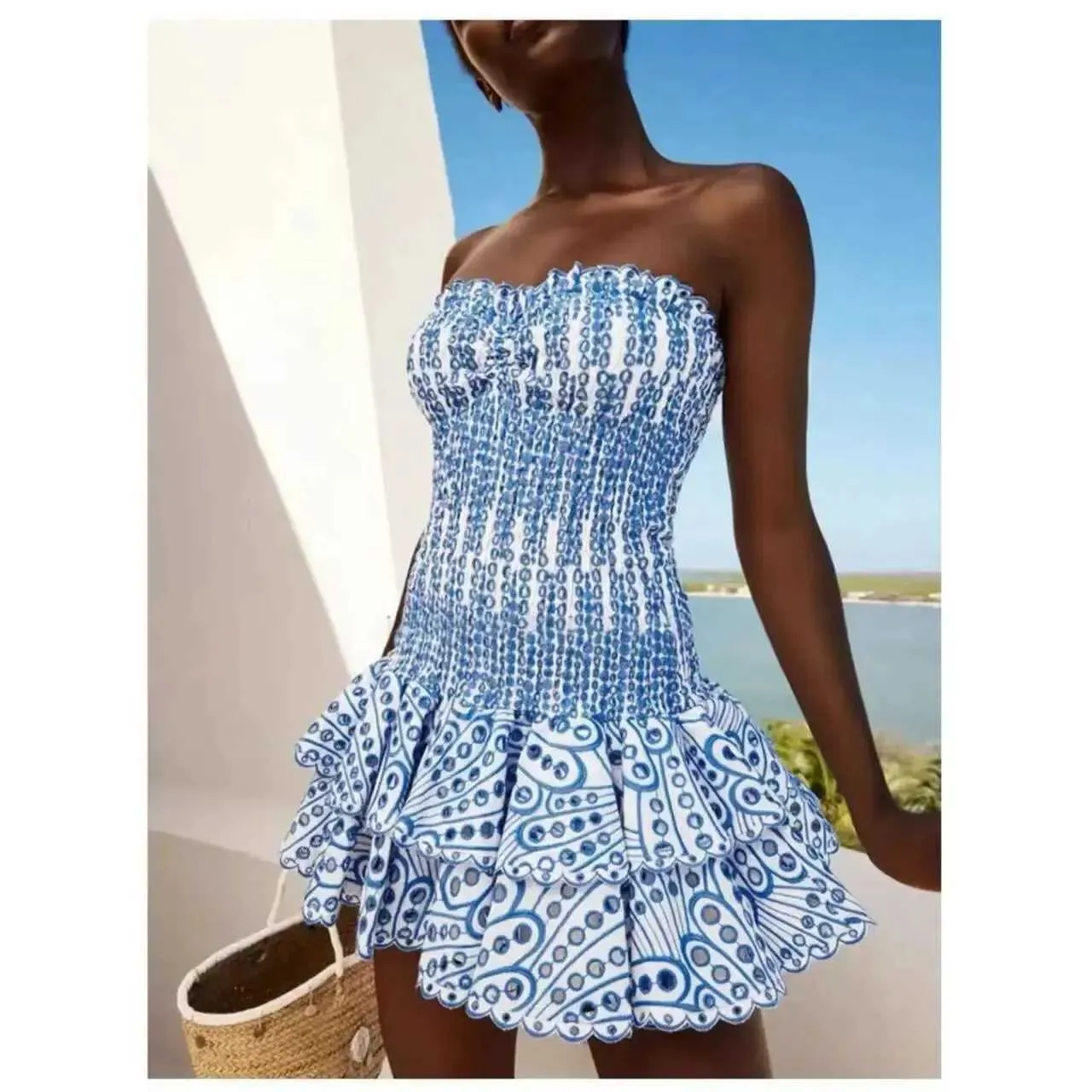 Grundläggande casual klänningar strandsemester broderad ihålig hantverk elastisk kort kjol tårtakklänning q240430