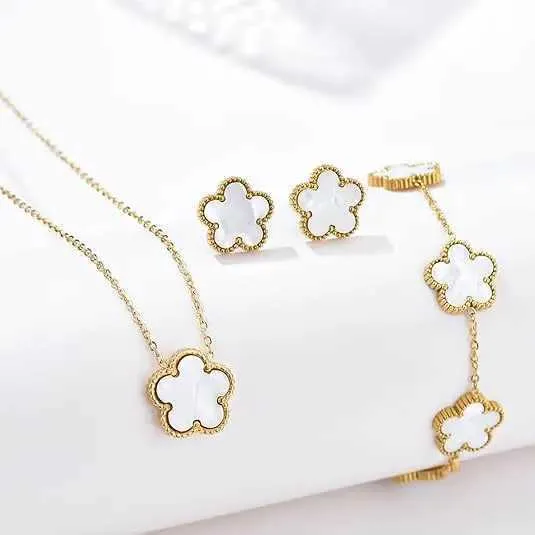 Bröllop smycken set minimalist heta försäljning set plommon blommor växt fem bladblomarmband halsband örhängen kvinnor rostfritt stål klöver H240504