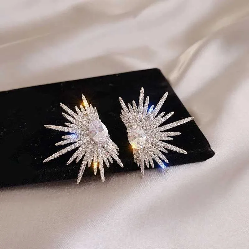 Leghieleier dangle easy lussuoso accessorio per donne con orecchini in cristallo scintillante H240504