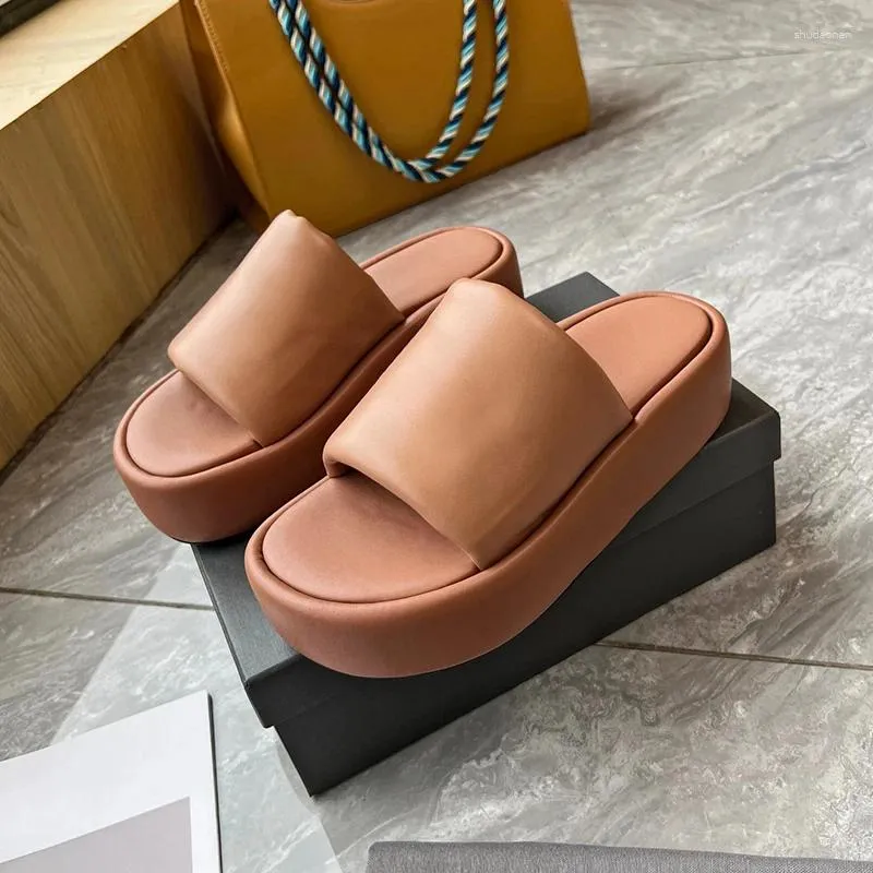 Hausschuhe Sommer Freizeit weibliche faul echte Ledermaterial Dicke Boden Sandalen Komfort Fuß fühlen Plattform Frauen Heimschuhe
