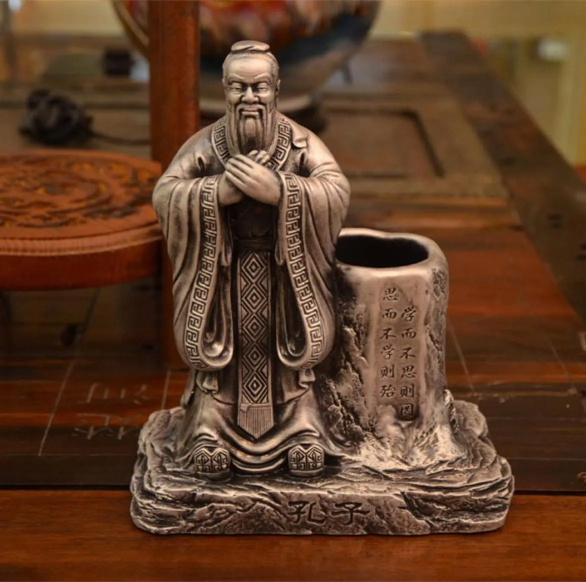Creative Chinese Wind Retro Confucius Pen Bureau d'anniversaire personnalisé Gift Ornements Bag de bijoux Mail68593834126191