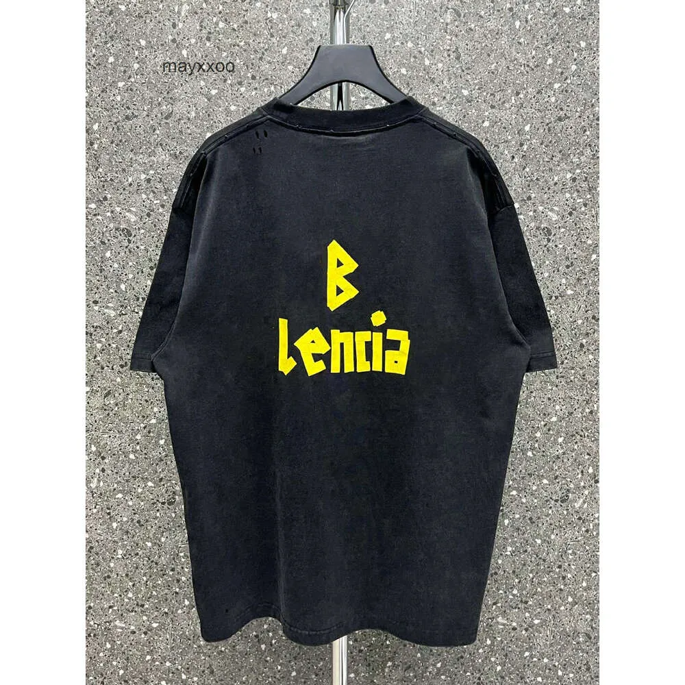 T-shirts de grife balencigss Hoodies moletons masculinos A versão correta da moda Paris Back Tape Back Tape de manga curta OS do casal Dirpto de ombro casual Camiseta 14ew