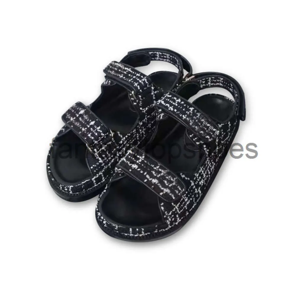 Channeles schoenen Designer Slipper Koe Lederen vrouw Schuifschuim Pantoufle Minerale sandalen Glipper Keurhars Clog Desert Runr Slides Schoenmaat 35-42