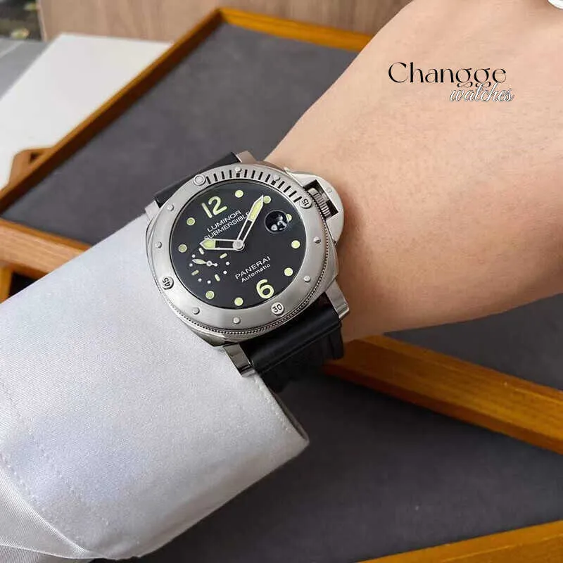 2024 Unisex Luxury Watch Classic Wristwatch 44mm Sports Mens Watch Black Glow Waterproof Rubber Date Display Luxury Watch Black Plate Light Green Time Mark Tap R643