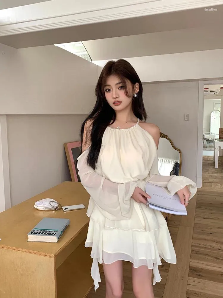 Arbetsklänningar koreansk stil tvåbitar set kvinnor vår sommar halter blus toppar och hög midja minikjol kostymer 2 stycken kläder