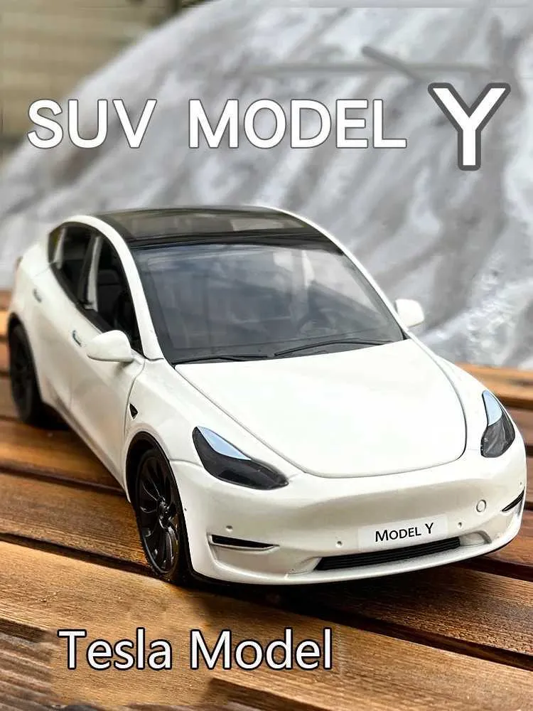 Diecast Model Cars 1 24 Simulation Tesla Model Alloy Car Model New Energy Vehicle Sound and Light Pull Back Toy Car Boys Series Decorative GiftsL2405