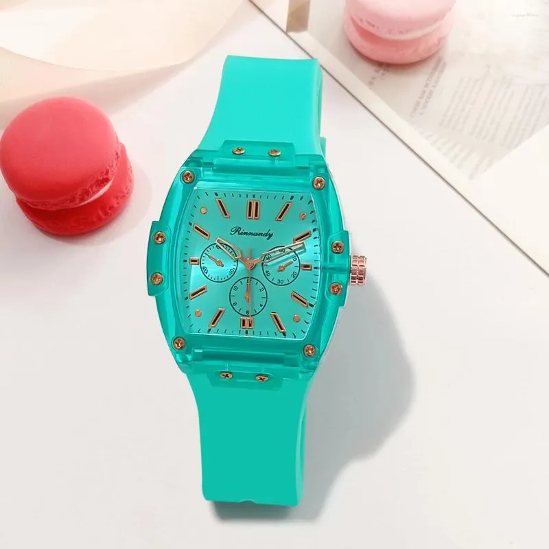 Montre-bracelets Femmes Regardez la montre-bracelet élégante Quartz Watchs Horloge Pointer Pointer Silicone Gift Relogios Feminino