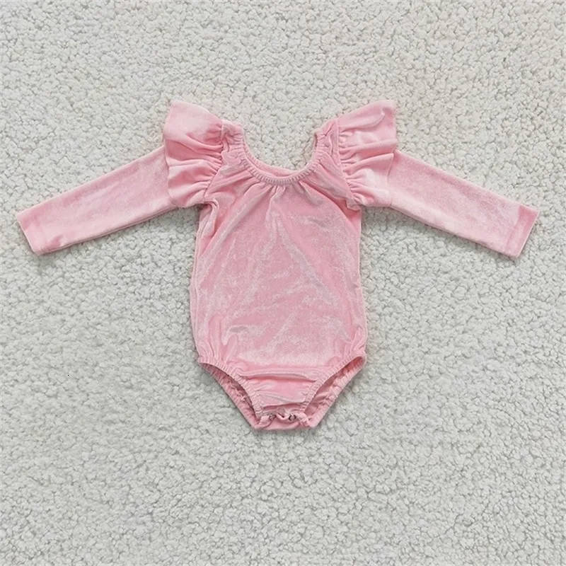 Geboren Pink Velvet Bubble Langärmel Rüschen Strampler Baby Jumpsuit Kid Bummie Großhandel Kleinkind Einteilige Frühlingskleidung 240428