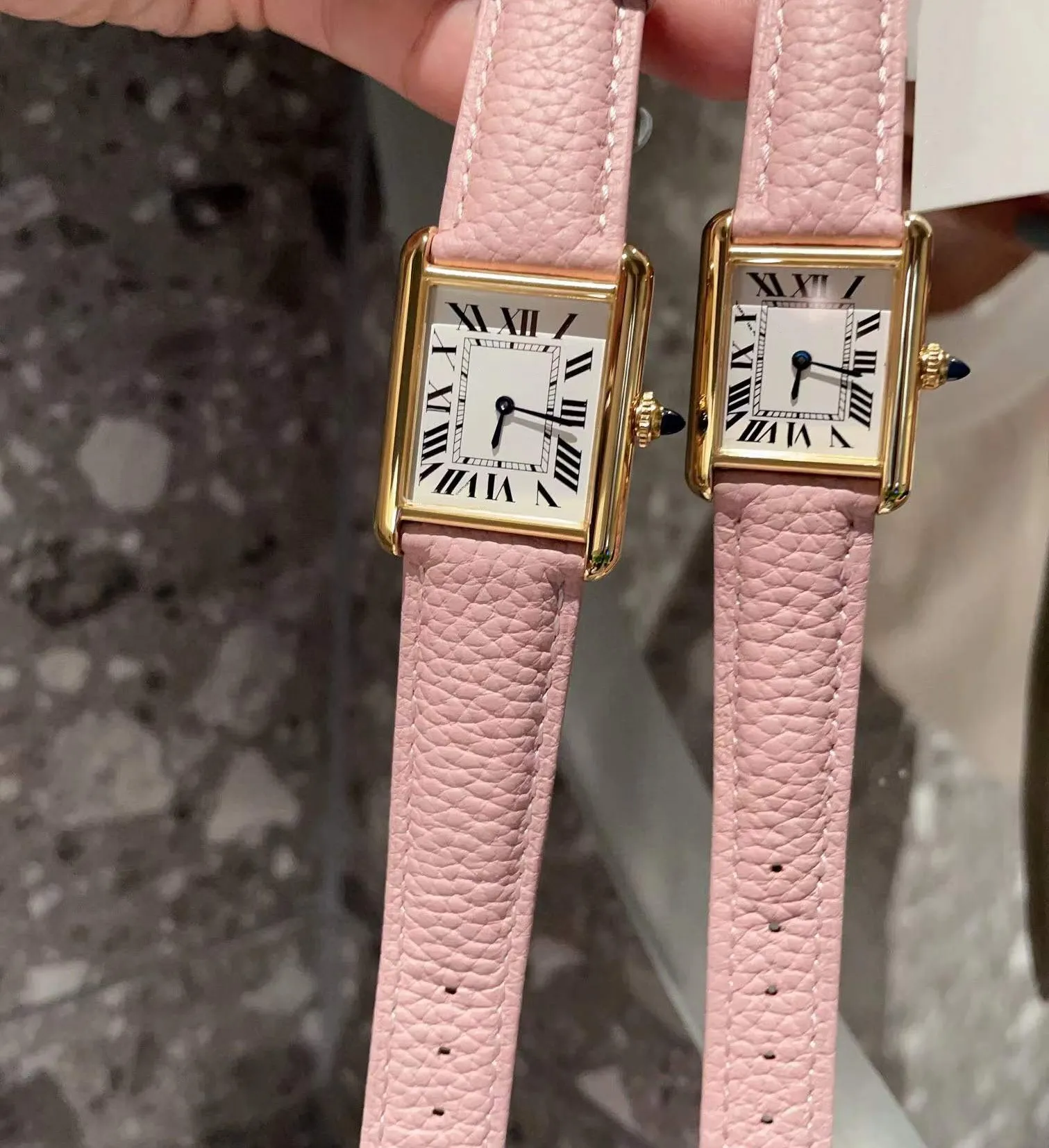 Klassiskt rostfritt stål kvartstank titta på rosa äkta läderrektangel klockor kvinnliga romen nummer armbandsur blå pekare klocka slät ram design 26mm 30mm 30mm