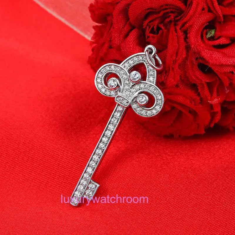 Luxury Tiifeniy Designer Pendant Colliers Platinum Collier Femelle Iris Flower Key Net Red New Pull Chain