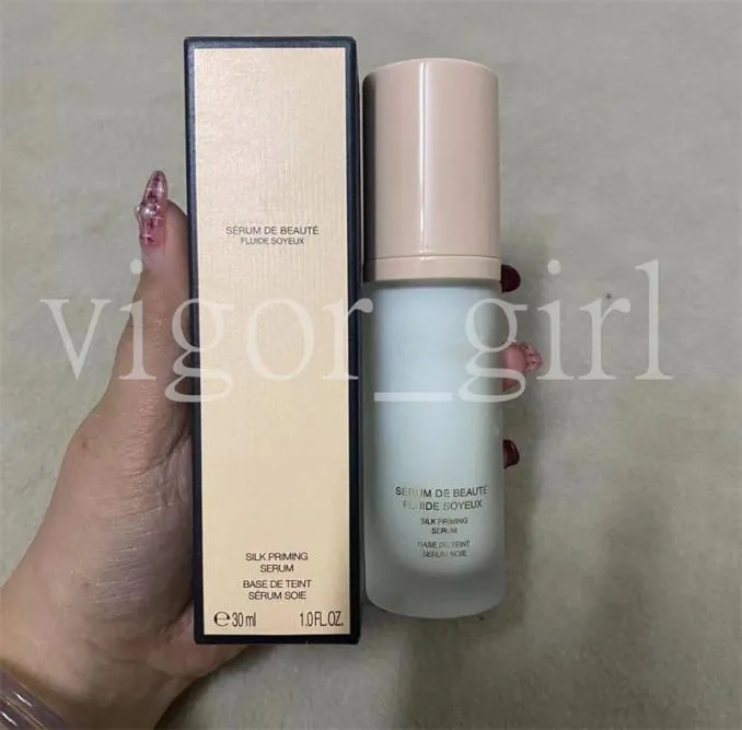 Högkvalitativ Brand Foundation Primer 30 ml Serum de Beaute Fluide Soyeux Silk Priming Serum tillverkat i Italien Ship7147677