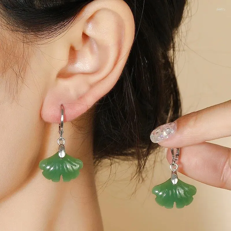 Bengelen oorbellen ethische ginkgo bladwaterdruppel voor vrouwen zilveren kleur metaal groen witte steen kralen oorbel vintage oor sieraden