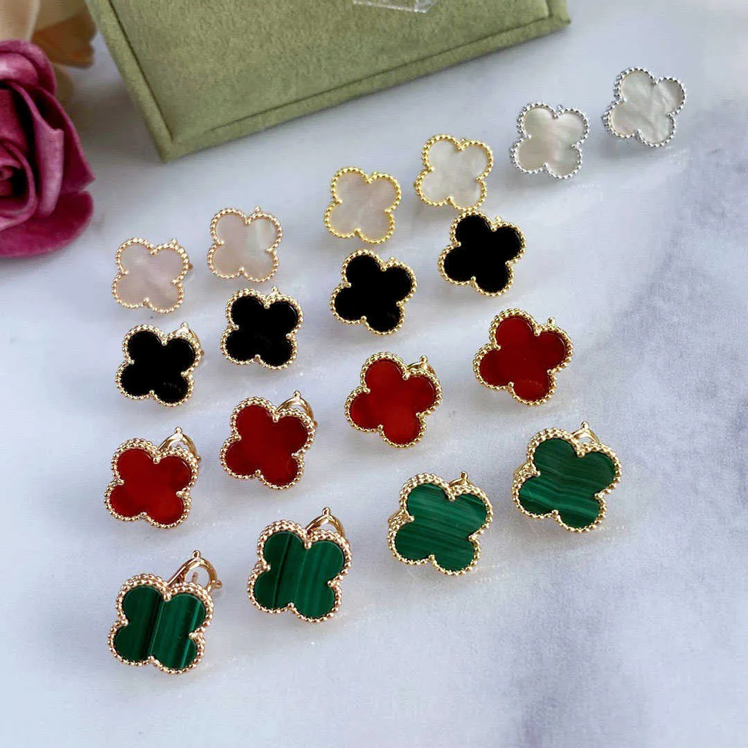 Associé à des accessoires de bijoux d'oreille à tendance essentiels Nouvelles boucles d'oreilles de trèfle à quatre feuilles hautes pour les femmes en or rose blanc avec cleefly commune