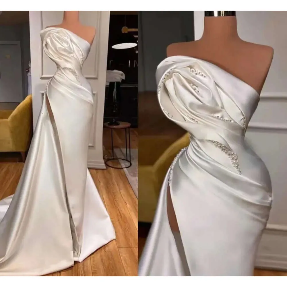 Sukienki ślubne Sukienki ślubne Projektant syreny Wysokie rozłam Perły Bez rękawów Zamiatek Satynowy