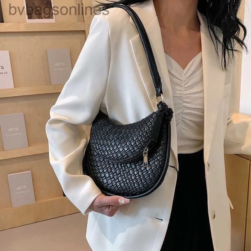 2024 Trendy Vintage Designer White Shoulder Bag For Women Versatile Solid Color Shoulder Crossbody With Original Logo From Bvbagsonlines 114.41 DHgate.Com