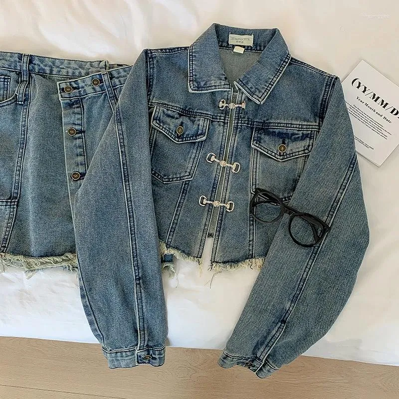 Arbetsklänningar kvinnor denim kjol set retro metall spänne oregelbundna korta jackor a-line höga midje kjolar unga flickor snygga utkläder kostymer