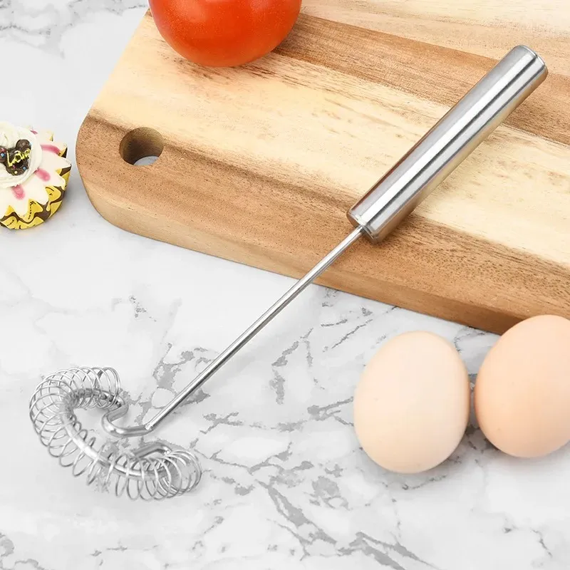 2024 Rostfritt stål Spring Egg Stirrer Portable Manual Coil Vispa kökstillbehör Mjölkblandare Viskning för köksverktyg