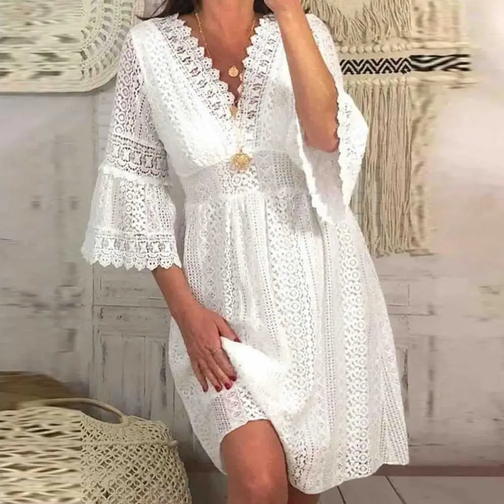 Femmes plage porte des femmes robe de plage dentelle patchwork creux de corn slve couleur V coul cool v cou de couons de couvre-bikini au crochet en vrac y240504