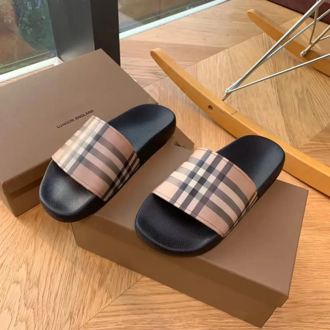 Impressão vintage Tartan Slipper Sandal Sapatos casuais Slide de borracha Designer de luxo Sliders Summer ao ar livre ao ar livre masculino praia chinelos planos viagens de viagens de viagem Sandale