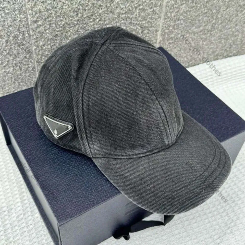 Praada Designer Hat for Womens Prds Wear Wear Hat القبعة قابلة للتعديل قبعات Trucker Hat Black Cap Bucket Hat Snapback Hat Polo Hat Man Classic Yankees Hat New Eras Hat 905
