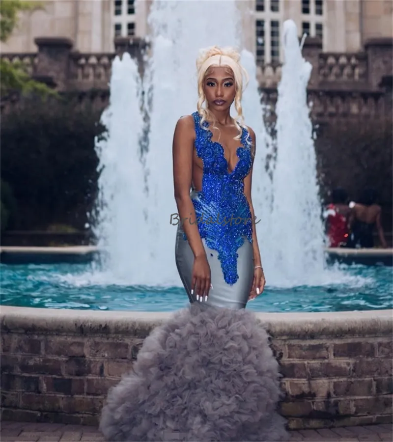 Einzigartige graue Ballkleider von Aso Ebi 2024, Kristall-Meerjungfrau, schwarze Mädchen-Abendkleider, luxuriöser blauer Strassstein, abgestufte Rüschen, formelles Festzugskleid, elegantes Vestios Fiesta